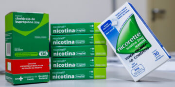 SUS amplia oferta de tratamento para quem deseja parar de fumar e fortalece papel dos farmacêuticos