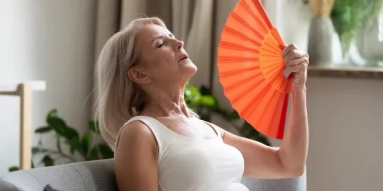 Novo medicamento para menopausa reduz fogachos sem uso de hormônios