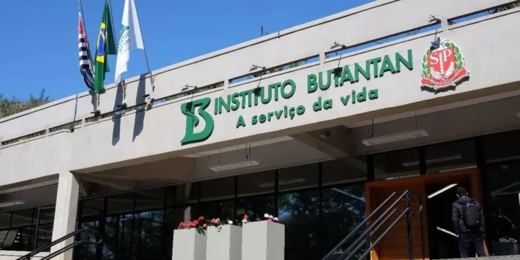 Farmacêuticos do Butantan estão entre os melhores cientistas do mundo em ranking internacional