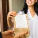 Anvisa libera venda de medicamentos por plataformas como iFood e Rapp