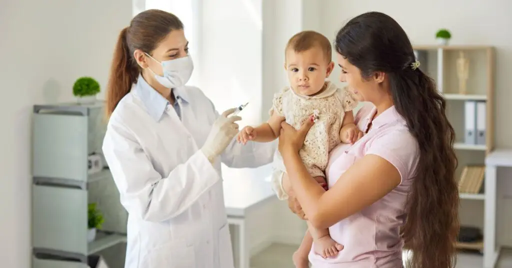 Por que as crianças tomam tantas vacinas? Veja 9 dúvidas sobre doses e segurança