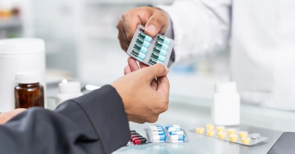 Gastos com medicamentos devem movimentar R$ 257,8 bilhões em 2026