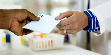Mudanças na emissão e no controle de receitas médicas entram em vigor