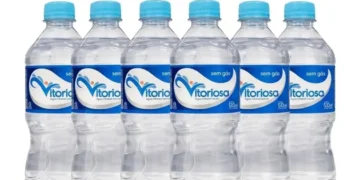 Anvisa interdita água mineral da marca Vitoriosa por conter coliformes