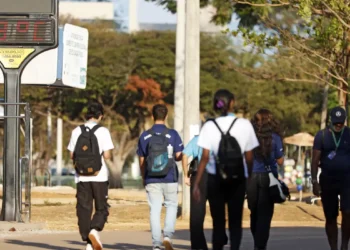 Brasileiros se sentem mais saudáveis do que são, diz pesquisa