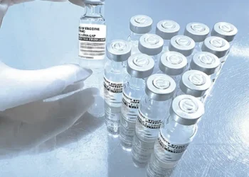 Fiocruz vai iniciar testes da primeira vacina RNAm contra a covid-19