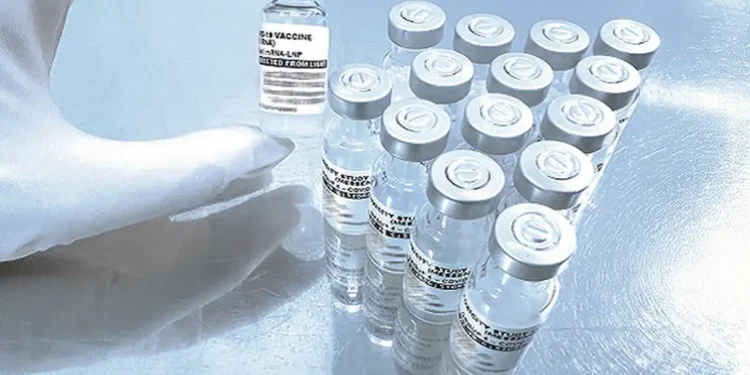 Fiocruz vai iniciar testes da primeira vacina RNAm contra a covid-19