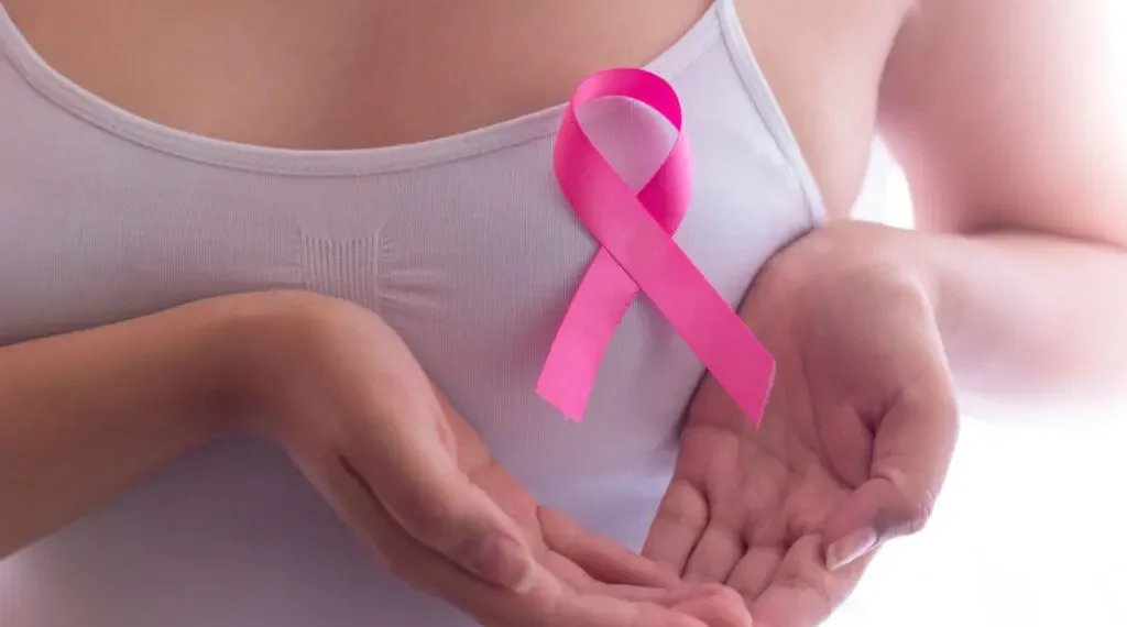 Outubro Rosa: 36% das mulheres com câncer de mama relatam falta de informação sobre tratamento