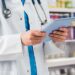 Comissão aprova piso salarial de R$ 6,5 mil para farmacêuticos